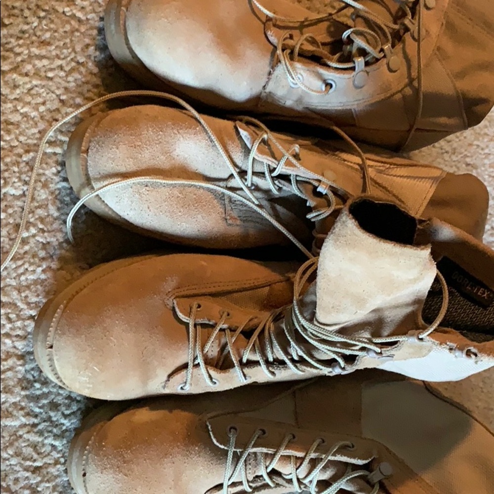 Authentic Military boots - Picture 4 of 4